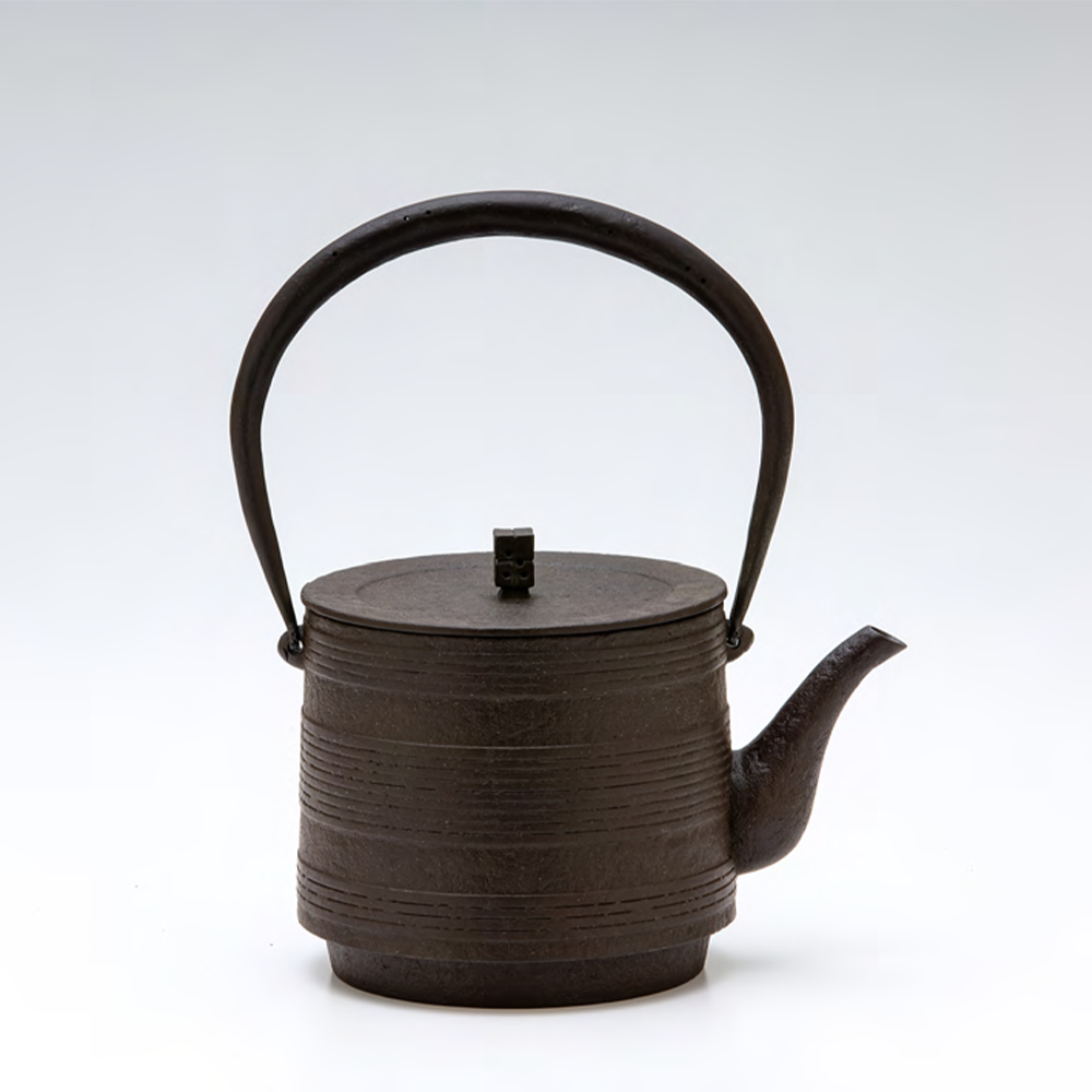 予約商品】広口筒形鉄瓶 – 鈴木盛久工房 予約商品】広口筒形鉄瓶 – 鈴木盛久工房