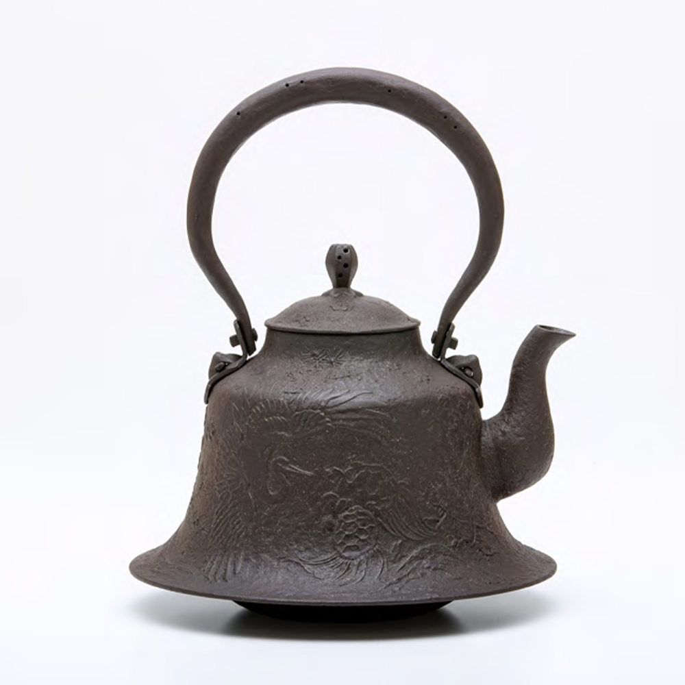 予約商品】鶴亀紋羽広形鉄瓶 – 鈴木盛久工房