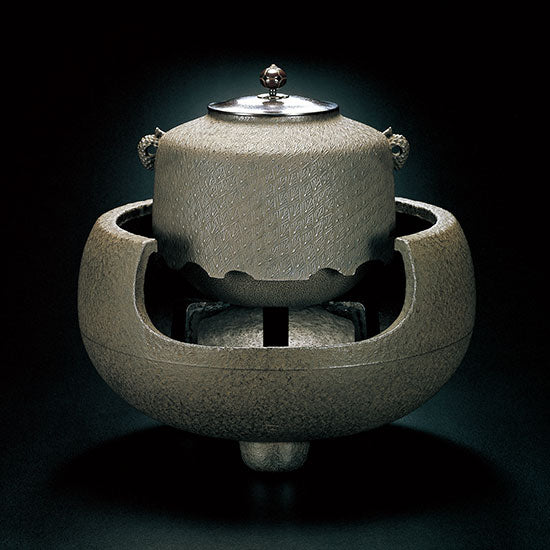 釜師 鈴木盛久 香合 凌雲 鉄製 共箱 茶道具(その他)｜売買された