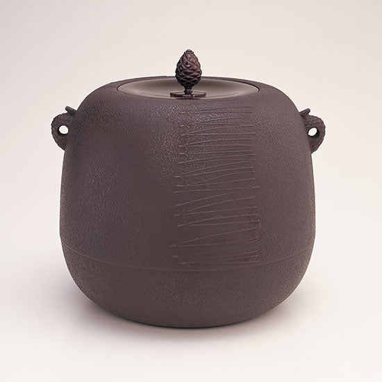 茶の湯釜 – 鈴木盛久工房