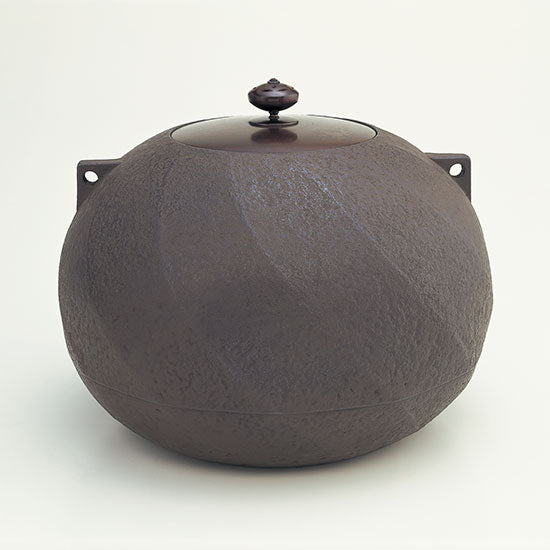 茶の湯釜 – 鈴木盛久工房