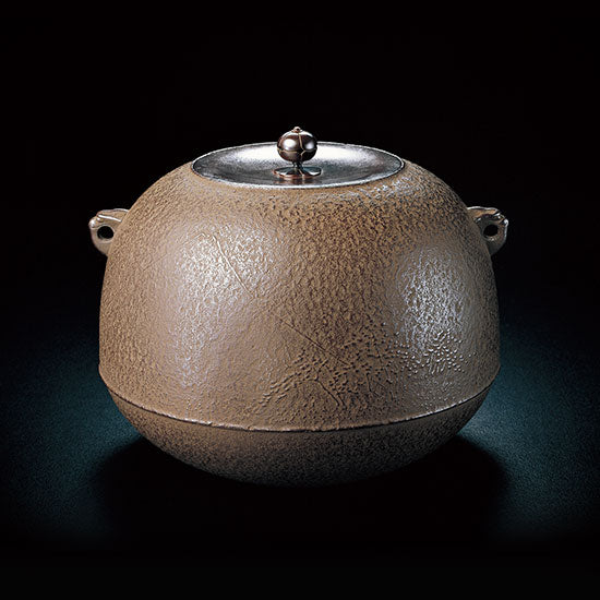 茶の湯釜 – 鈴木盛久工房